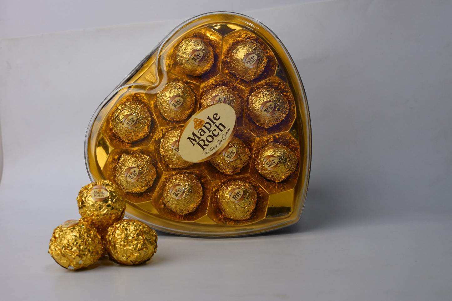 MAPLE ROCH 12 CAVITY HEART CHOCOLATE 168g